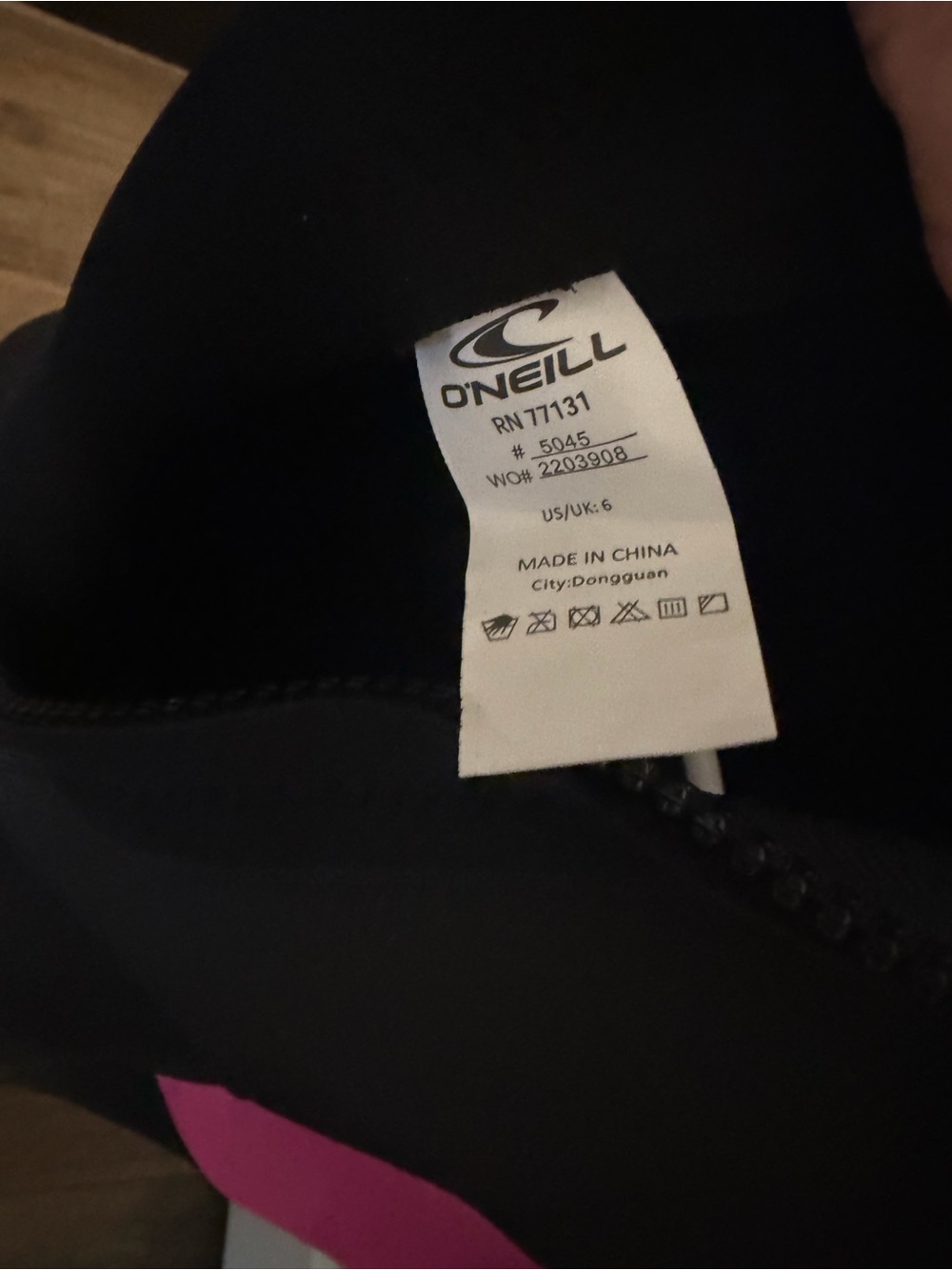 O'Neill Kids Short Sleeve Pink & Black Wetsuit- YOUTH 6 - Picture 4 of 4